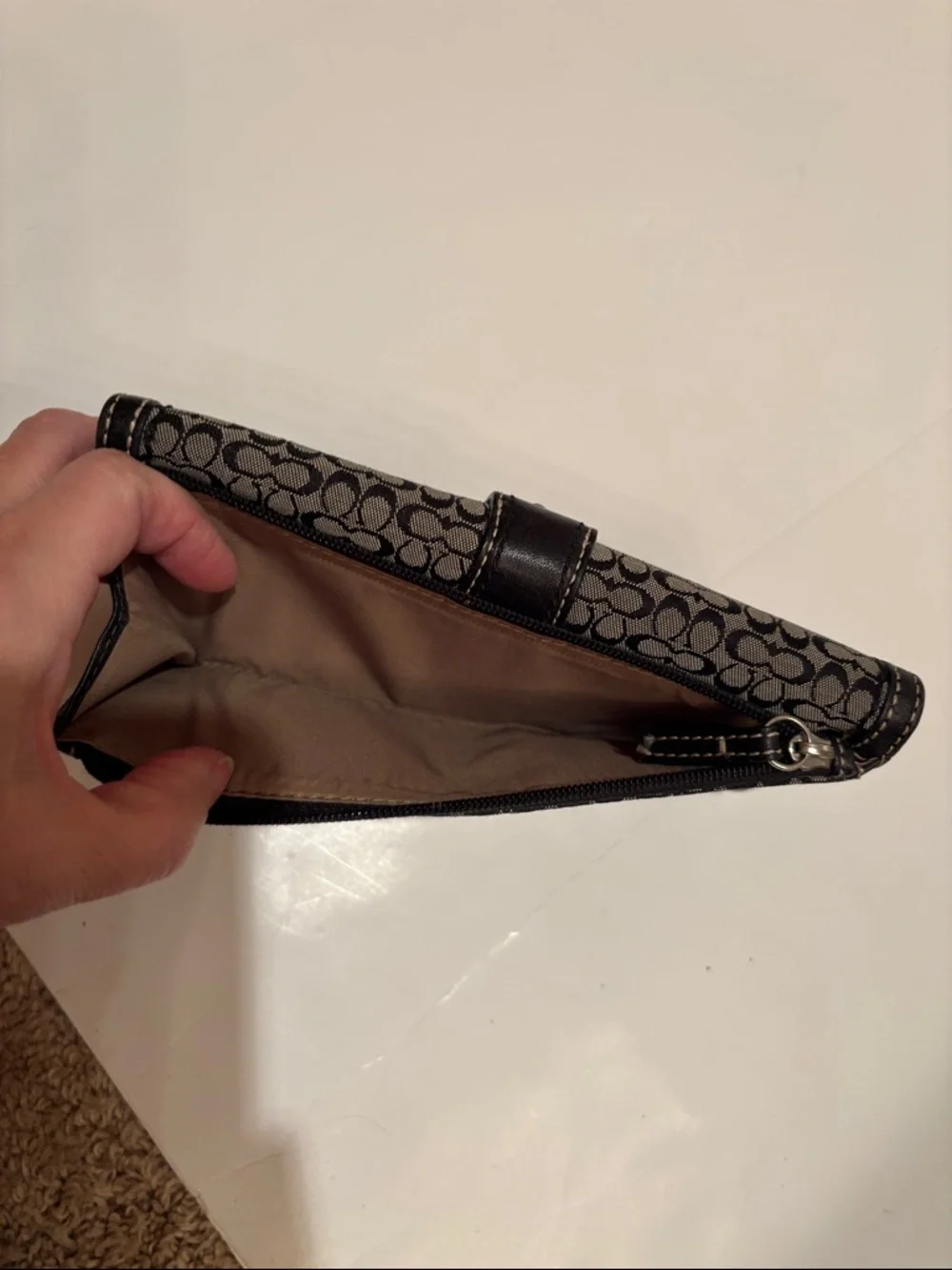 Coach wallet signature